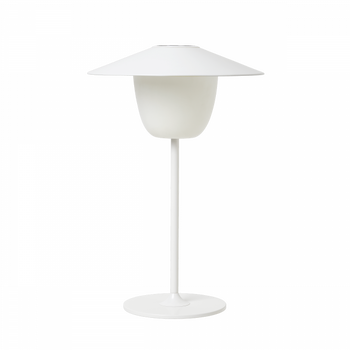 Moderne weiße Tischlampe mit minimalistischer Design und einem konischen Schirm.