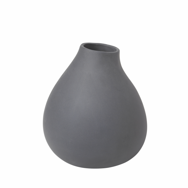 Moderne graue Keramikvase mit einer glatten, runden Form vor einem schwarzen Hintergrund.