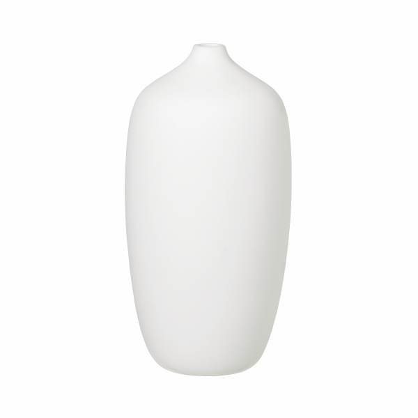 Elegante matte weiße Vase mit einem glatten, modernen Design auf schwarzem Hintergrund.