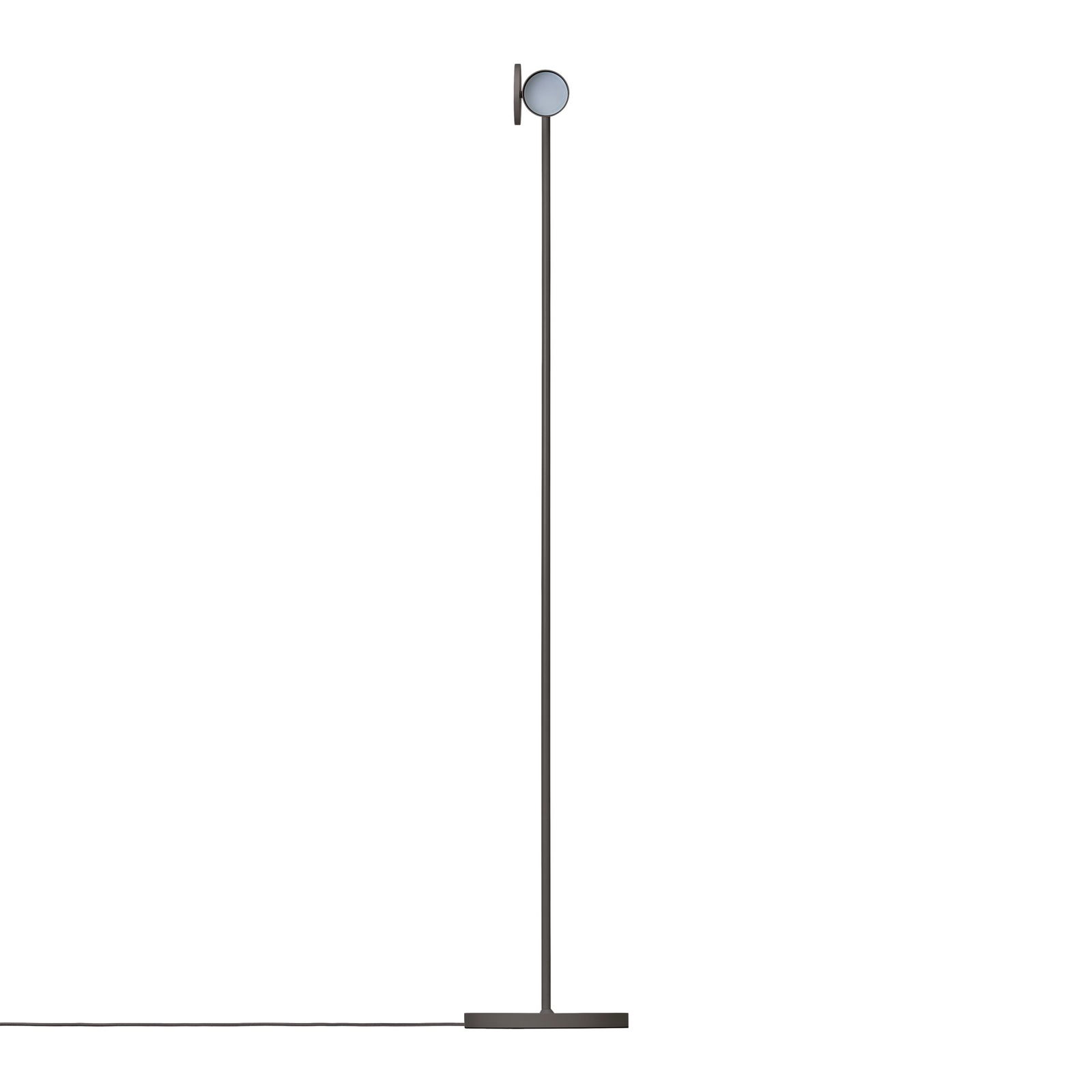 Minimalistische Stehlampe mit einem schlanken Design und sanftem weißen Licht vor einem dunklen Hintergrund.