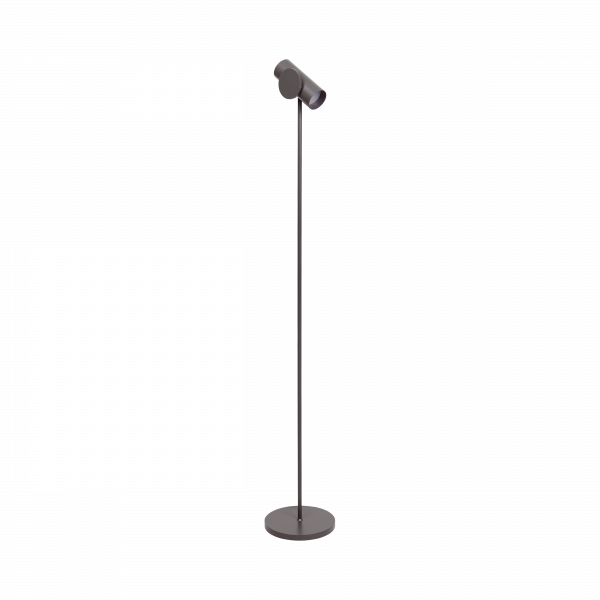 Moderne Stehlampe mit einem schlanken Design und einem verstellbaren Lichtkopf auf einem runden Sockel.