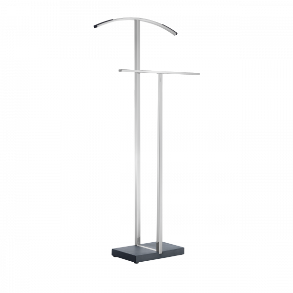 Eleganter Metallkleiderständer mit modernem Design zur Organisation von Kleidung.