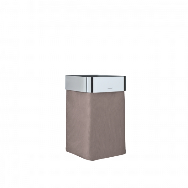 Stylisch moderner Mülleimer mit einem eleganten Metalldeckel und einem beigen Soft-Touch-Gehäuse.