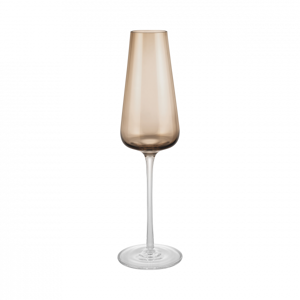 Elegantes Champagnerglas mit einem schlanken Design und einem gradienten bernsteinfarbenen Finish.