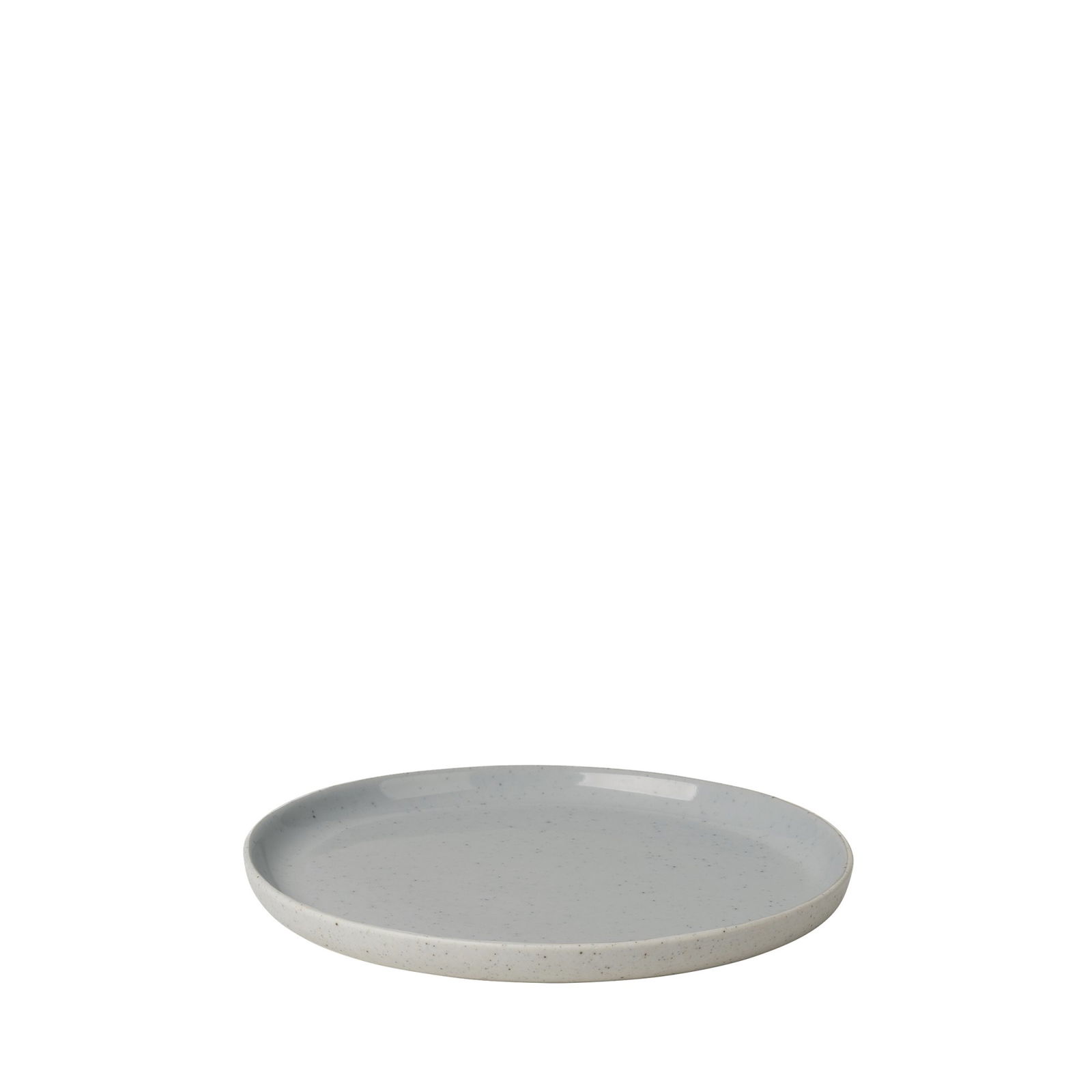 Minimale graue Keramikteller auf weißem Hintergrund, perfekt für modernes Essen.