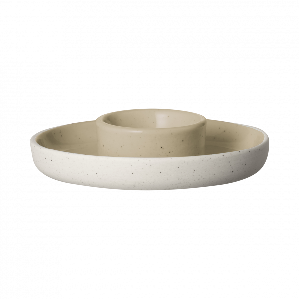 Elegantes beiges Keramik-Serviertablett mit einer zentralen Schüssel für Appetithäppchen.