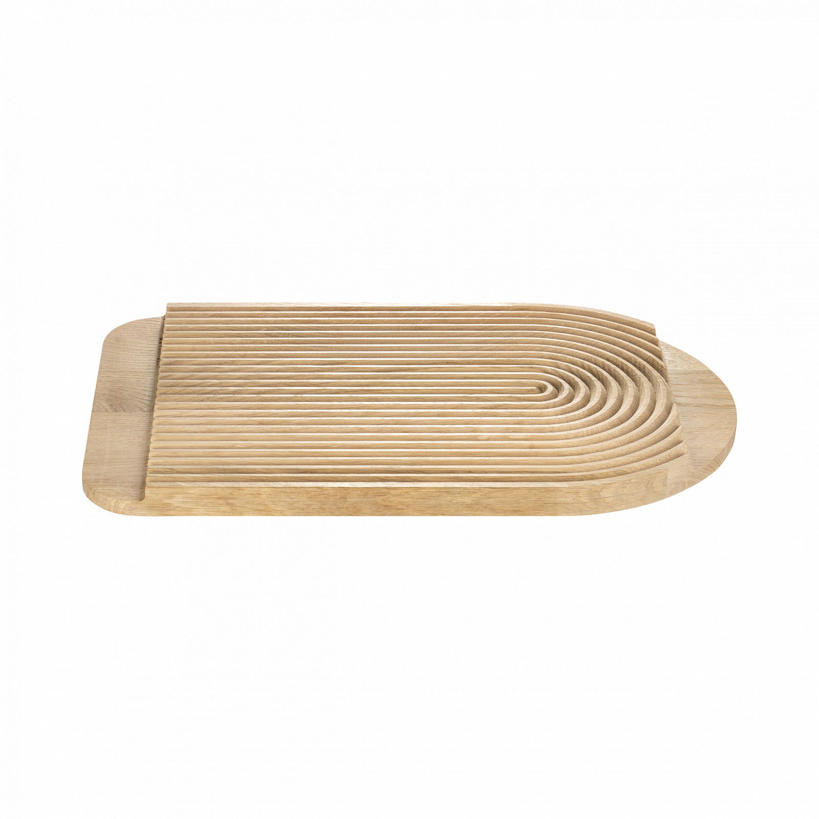 Elegantes Holzservierbrett mit geschwungenem Design und glatter Oberfläche für den Küchengebrauch.