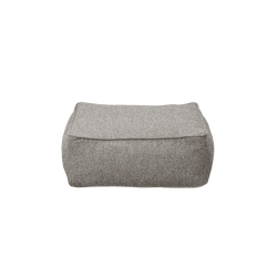 Stylischer grauer Ottoman auf schwarzem Hintergrund, perfekt für moderne Wohnkultur.