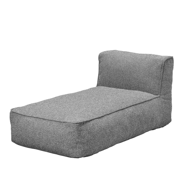 Gemütlicher grauer Lounge-Stuhl für komfortables Sitzen in modernen Innenräumen.