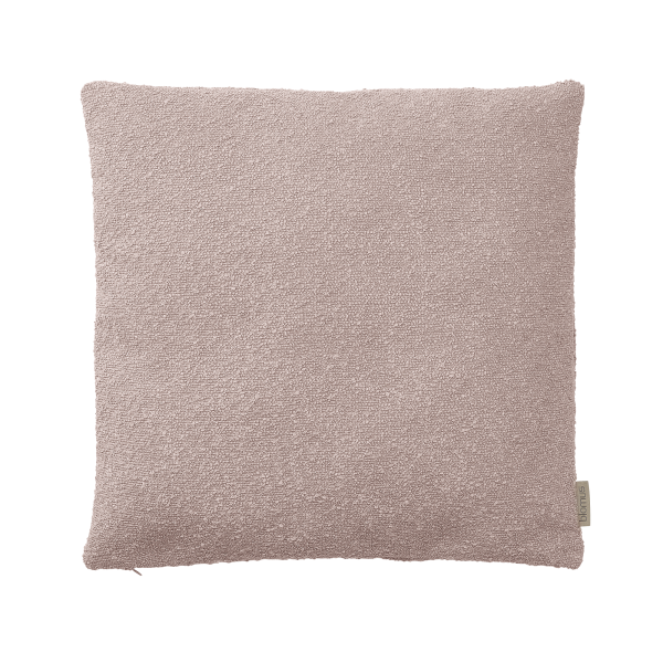 Weiches beige Wurfkissen mit strukturiertem Stoff für stilvolle Wohnaccessoires.