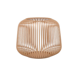 Stylische Holzlampe mit modernem Design und offener Lattenstruktur.