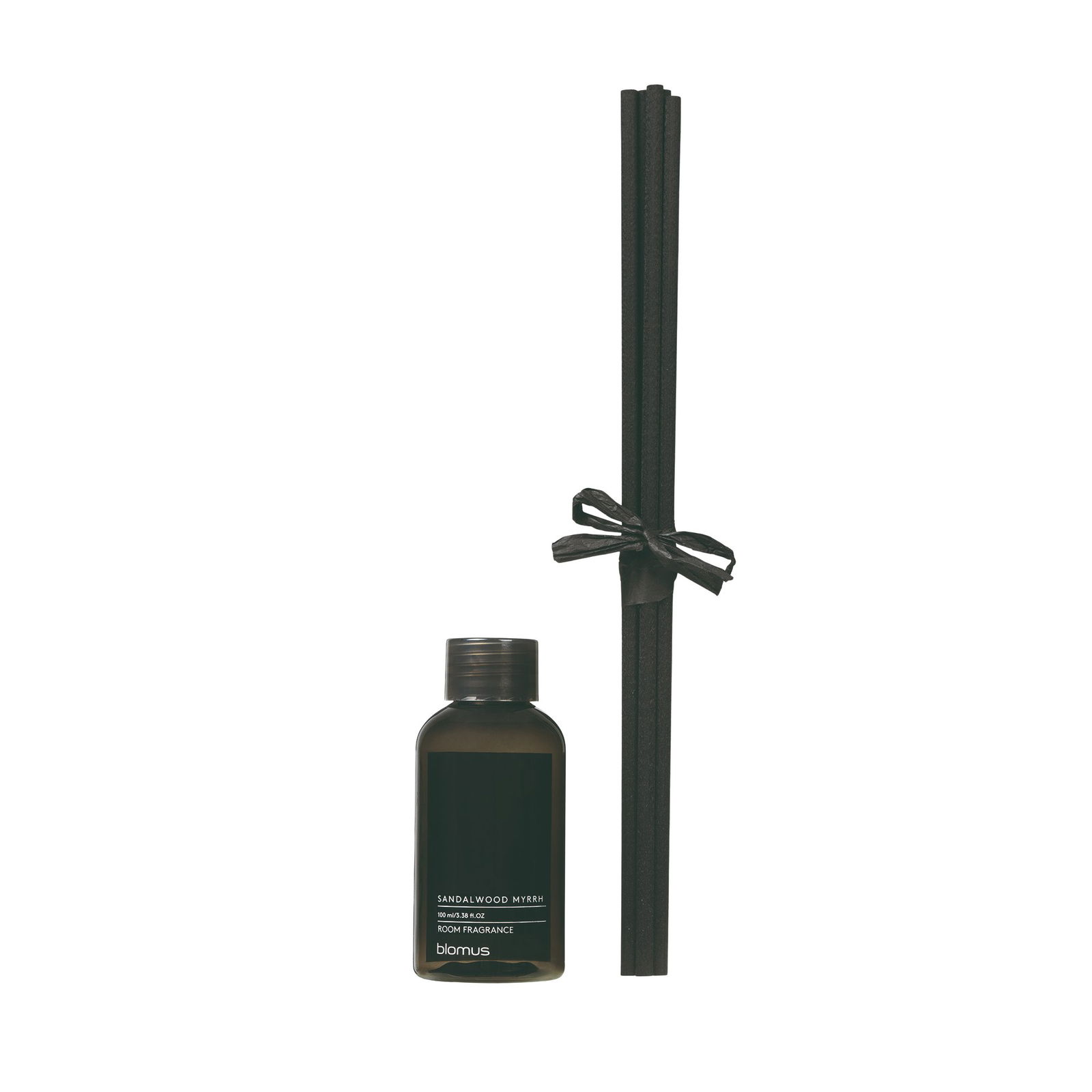 Sandelholzduft-Diffuseröl mit schwarzen Schilfrohren von Blomus für Raumduft.