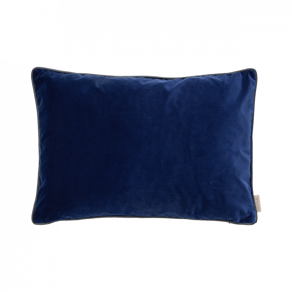 Luxurious navy blue velvet pillow perfect for elegant home decor accents.