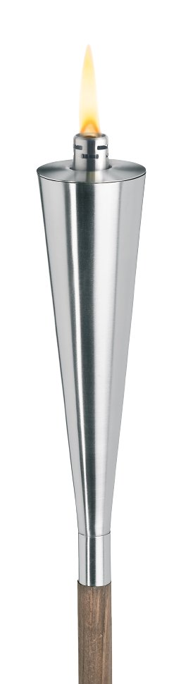 Stylische Metallgartenfackel mit einer lodernden Flamme und Holzgriff für die Außenbeleuchtung.
