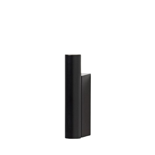 Minimalistische schwarze geometrische Form auf einem weißen Hintergrund, die moderne Designelemente zeigt.