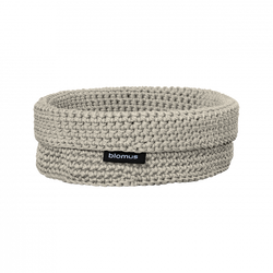 Neutrale gewebte Aufbewahrungskorb von Blomus, perfekt zum Organisieren jeglicher Räume.