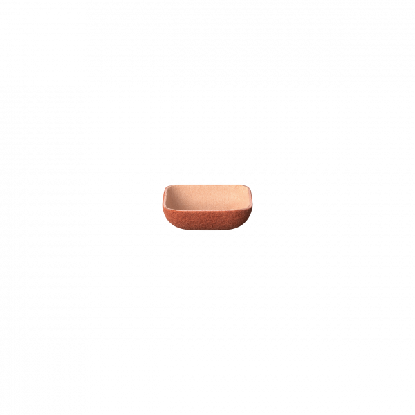 Minimalist braune Keramikschüssel auf schwarzem Hintergrund.