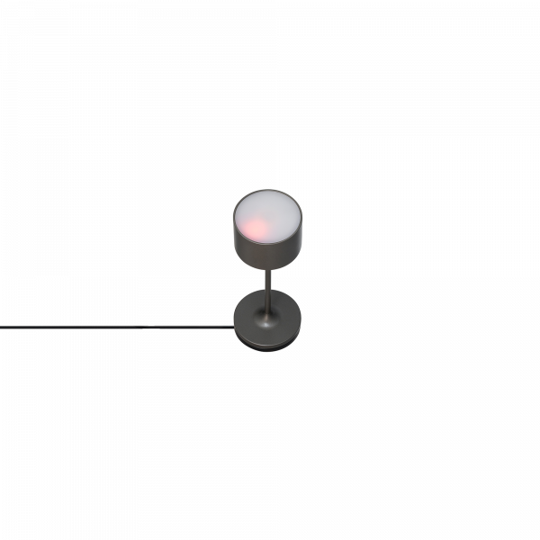 Moderne minimalistische Lampe mit schlankem Design und sanftem, leuchtendem Schein.