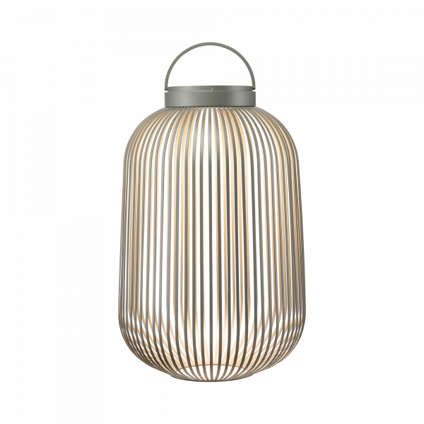 Moderne dekorative Laterne mit minimalistischen Design und elegantem Drahtgestell.
