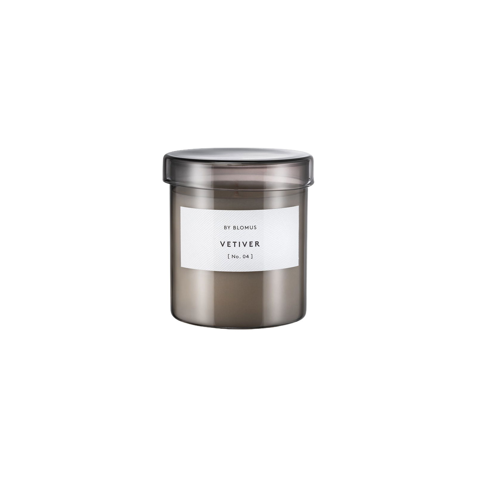 "Vetiver-Duftkerze in einem eleganten Glas von Blomus für eine beruhigende Wohnatmosphäre."