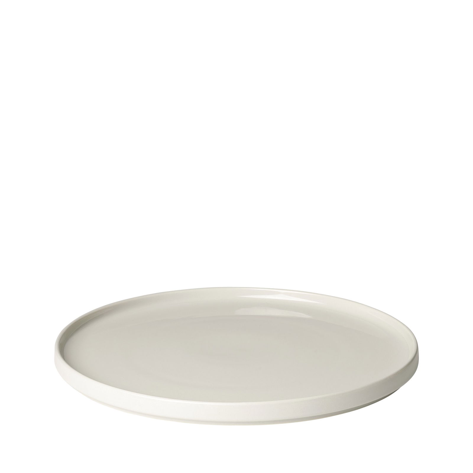 Minimalistische weiße Keramikteller mit einer glatten, runden Oberfläche.