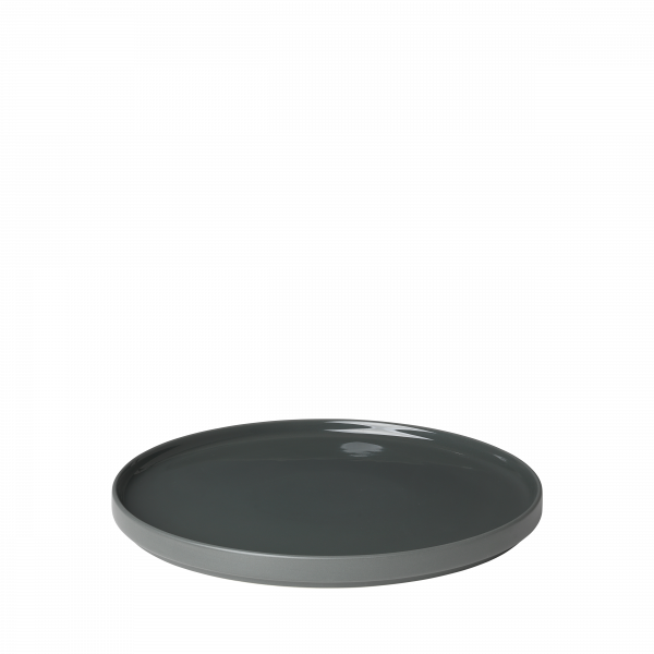 Stylische graue Servierplatte mit einem eleganten, modernen Design auf schwarzem Hintergrund.