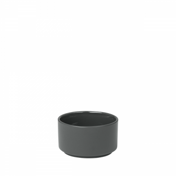 Minimalist grauer Keram Topf ideal für Wohnkultur oder Pflanzenpräsentation.