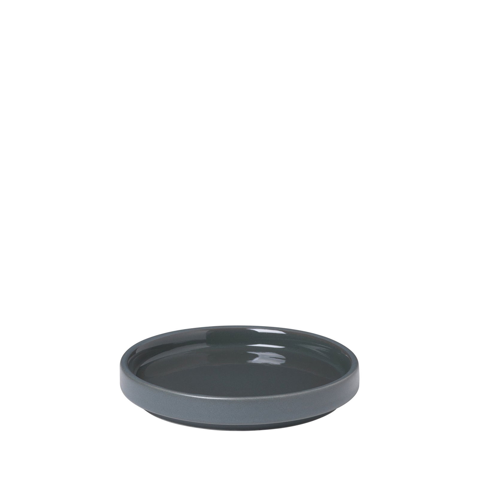 Schlichtes graues Keramikgeschirr mit einer glatten, glänzenden Oberfläche, ideal zum Servieren von Speisen.