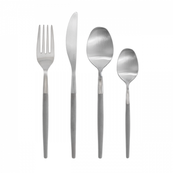 Set von eleganter Edelstahlbesteck, einschließlich Gabel, Messer und Löffeln auf einem schwarzen Hintergrund.